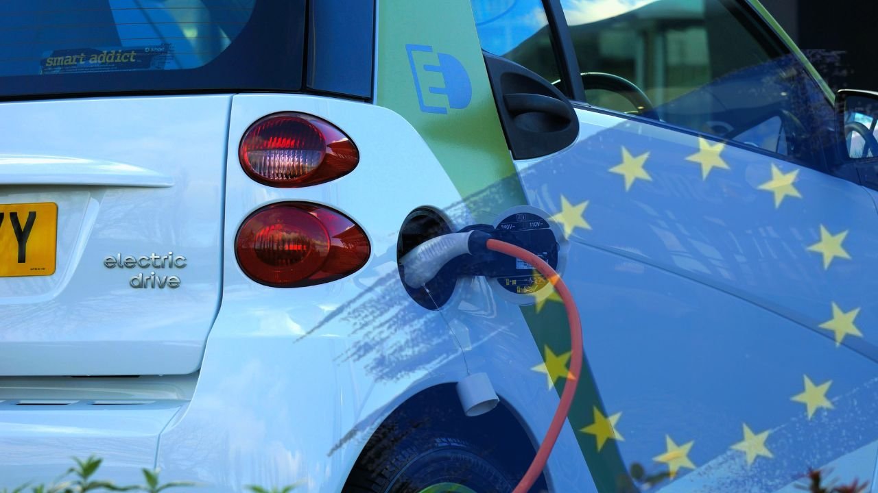 Comisión Europea aprueba aranceles a los coches eléctricos chinos