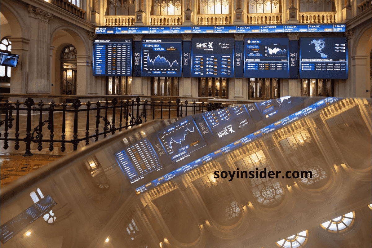Pantalla de operaciones de bolsa en España en día festivo, con gráficos y números en tiempo real.