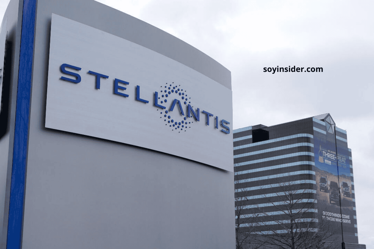 Fábrica automotriz vacía en Italia representando la caída del 41% en la producción de Stellantis durante 2024