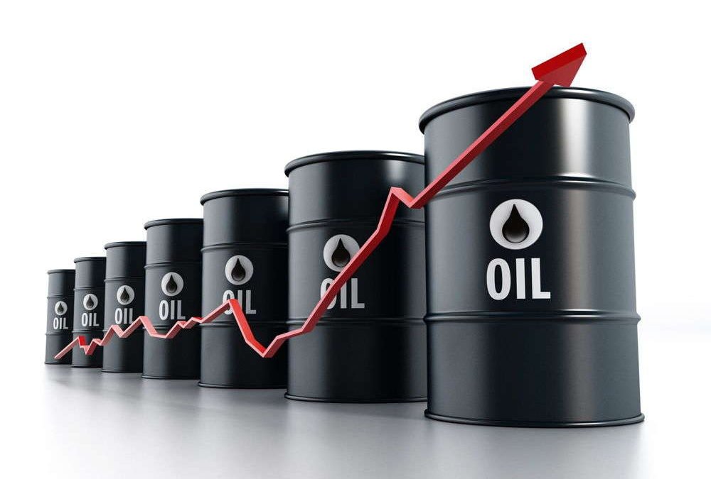 El petróleo sube a 77 dólares