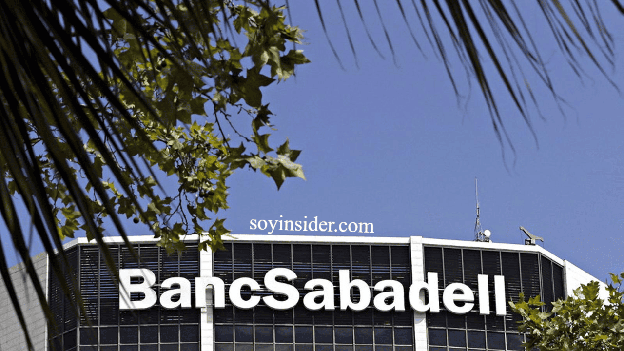 Sabadell se presenta ante la CNMC oponiéndose a la OPA de BBVA