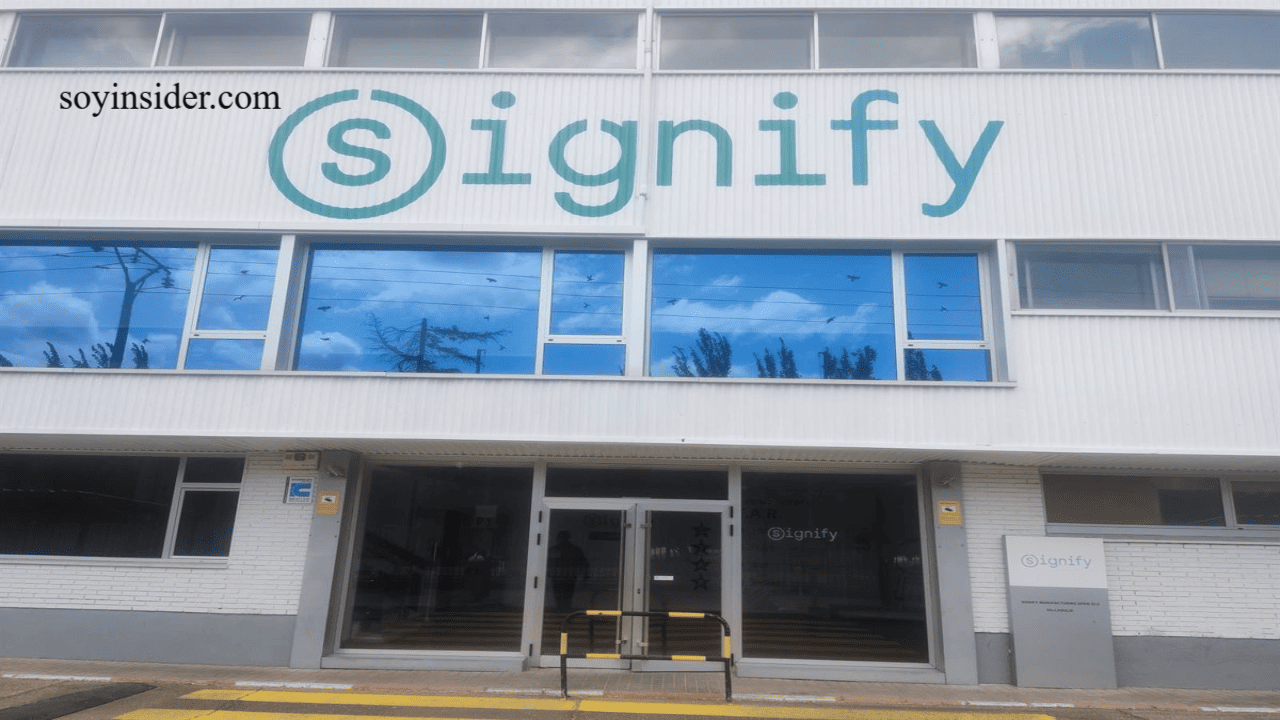 Signify Valladolid lanza luminarias solares liderando el mercado con la innovación