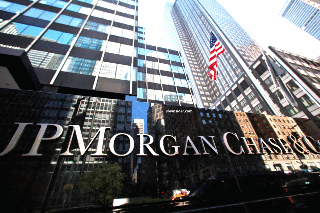 Morgan Stanley y otros bancos globales anuncian su salida de la Net-Zero Banking Alliance bajo presiones políticas.