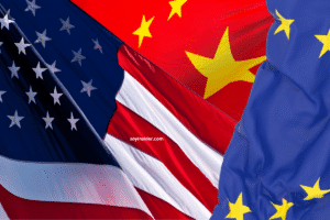 tensiones comerciales entre Estados Unidos, China y la Unión Europea con cadenas de suministro fragmentadas.