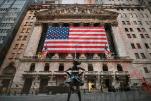 mercados financieros mostrando caídas en Wall Street y aumento de rendimientos de bonos del Tesoro de EE. UU.