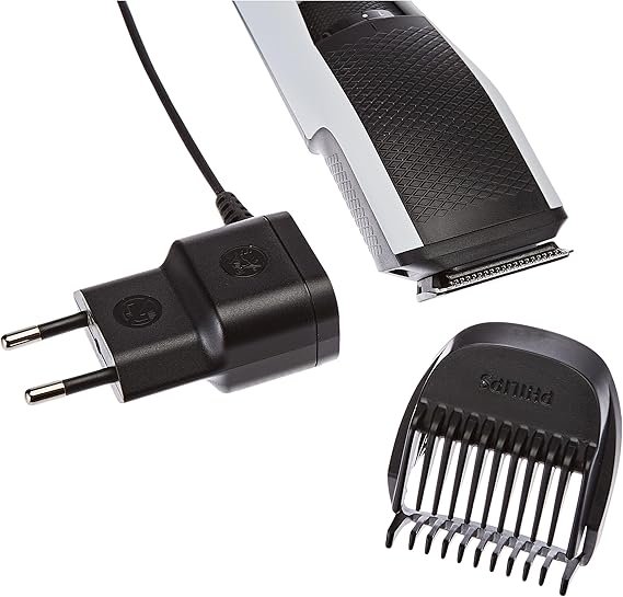 Imagen de la recortadora de barba Philips Beardtrimmer Serie 3000. Diseño ergonómico con cuchillas de acero inoxidable y ajustes de longitud precisos para un afeitado uniforme. Ideal para el cuidado de la barba con gran autonomía y facilidad de uso.