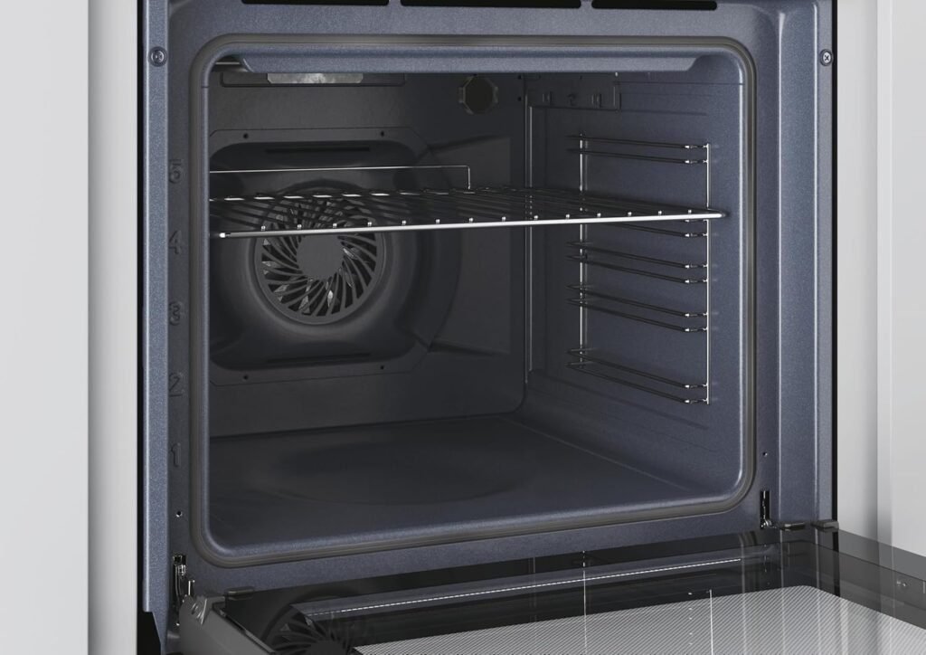 Imagen del horno multifunción Candy FIDCP X625 L de 70 litros, diseño moderno en acero inoxidable ideal para cocinas contemporáneas.