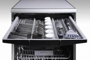 Imagen del lavavajillas BALAY de libre instalación con capacidad para 13 servicios, diseño moderno en acero inoxidable, ideal para cocinas familiares, producto destacado en opiniones y valoraciones por su eficiencia y funcionalidad.