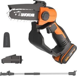 Imagen de la **WORX Minimotosierra a batería 18V**. Diseño compacto y ligero, ideal para cortes precisos en jardinería y bricolaje. Funcionamiento sin cables para mayor comodidad y autonomía.