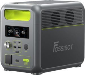 Imagen de la **FOSSiBOT Estación de Energía Portátil F1200**, una potente batería portátil con 1200W de salida, ideal para camping, emergencias y uso al aire libre. Descubre opiniones y características de esta estación de energía versátil y duradera.