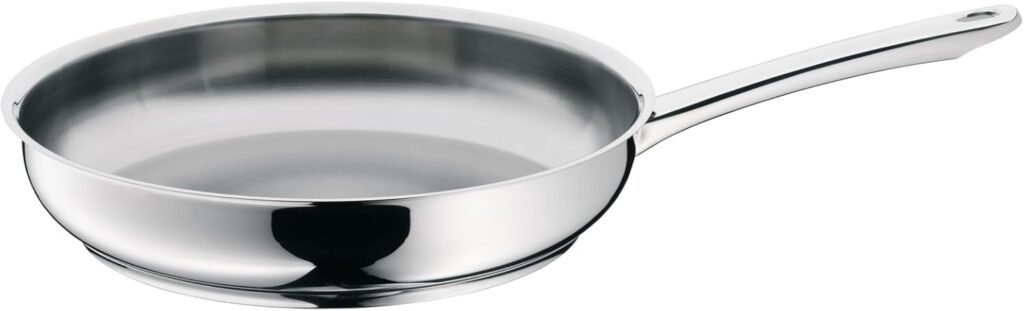 Imagen de la sartén WMF Profi Ø 20 cm sin revestimiento. Sartén profesional de acero inoxidable de alta calidad, ideal para cocinar a altas temperaturas. Diseño resistente y duradero, perfecto para chefs y aficionados a la cocina.