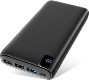 Imagen de la batería externa ADDTOP de 26800mAh en color negro, con diseño compacto y elegante. Ideal para cargar dispositivos múltiples con alta capacidad y puertos USB. Perfecta para viajes y uso diario.