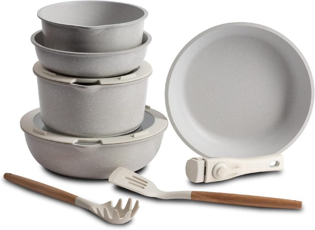 Imagen de la batería de cocina BERGNER CLICK&COOK de 10 piezas. Diseño moderno y funcional con piezas apilables para un almacenamiento compacto. Ideal para todo tipo de cocinas.
