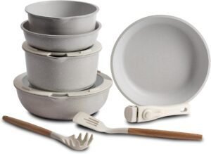 Imagen de la batería de cocina BERGNER CLICK&COOK de 10 piezas. Diseño moderno y funcional con piezas apilables para un almacenamiento compacto. Ideal para todo tipo de cocinas.