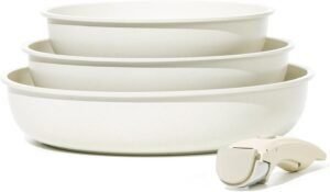 Imagen del **CAROTE Juego de 3 Sartenes Antiadherentes** (22/26/30 cm) con **mango extraíble**. Diseño moderno, compatibilidad con todo tipo de cocinas y revestimiento antiadherente de alta calidad. Ideal para cocinar sin esfuerzo y ahorrar espacio en la cocina.