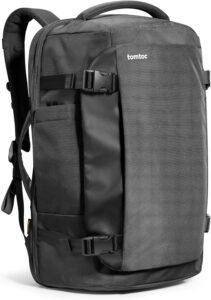 Mochila de viaje tomtoc 40L TSA Friendly, ideal como equipaje de mano. Diseño espacioso y resistente, perfecta para viajes y negocios.
