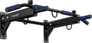 Imagen de la **barra de dominadas KESSER® 4 en 1** para montaje en la pared. Diseño resistente con múltiples agarres para entrenamientos versátiles de espalda, brazos y abdomen. Ideal para el hogar o gimnasio.