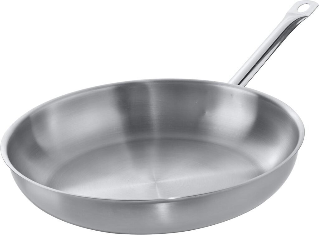 Imagen del sartén Metro Professional sin revestimiento, fabricado en acero inoxidable. Diseño resistente y profesional, ideal para cocinar a altas temperaturas. Perfecto para chefs y amantes de la cocina que buscan durabilidad y calidad. Descubre opiniones y detalles.