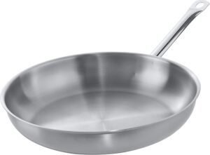 Imagen del sartén Metro Professional sin revestimiento, fabricado en acero inoxidable. Diseño resistente y profesional, ideal para cocinar a altas temperaturas. Perfecto para chefs y amantes de la cocina que buscan durabilidad y calidad. Descubre opiniones y detalles.