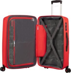 Imagen del equipaje American Tourister Sunside Spinner expandible en color moderno, mostrando su diseño ligero, ruedas giratorias de 360 grados y acabado resistente, ideal para quienes buscan opiniones sobre maletas duraderas y funcionales para viajes.