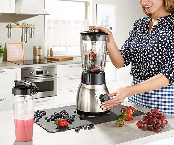 Imagen de la Russell Hobbs Batidora de Vaso 2 en 1 Stainless-Steel con jarra de cristal de 1,5L, ideal para preparar smoothies; diseño elegante en acero inoxidable, destacada en opiniones positivas por su potencia y versatilidad.