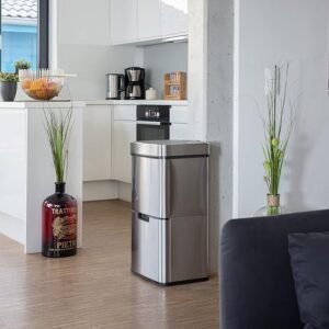 Cubo de basura de reciclaje Relaxdays con sensor automático y acabado en acero inoxidable, ideal para cocina y hogar, diseño moderno y funcional para facilitar la separación de residuos.