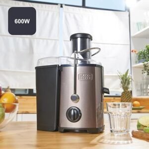 Imagen de la licuadora Black+Decker BXJE600E de 600 W, ideal para verduras y frutas, con diseño compacto y extractor de zumo eficiente.
