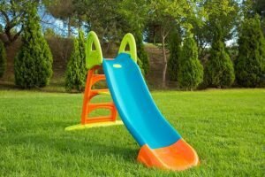Imagen del Tobogán FEBER Slide 10 con Agua para niños de 3 a 8 años (modelo 800009592), mostrando su diseño colorido, seguro y resistente, ideal para jugar en exteriores y disfrutar del verano.