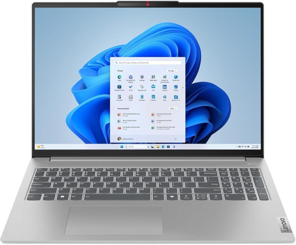 Imagen del portátil Lenovo IdeaPad Slim 5 Gen 9 de 16 pulgadas mostrado en vista lateral, destacando su diseño delgado y moderno, teclado ergonómico y pantalla de alta resolución, ideal para productividad y entretenimiento.