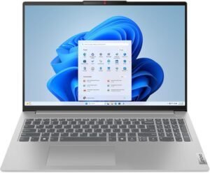 Imagen del portátil Lenovo IdeaPad Slim 5 Gen 9 de 16 pulgadas mostrado en vista lateral, destacando su diseño delgado y moderno, teclado ergonómico y pantalla de alta resolución, ideal para productividad y entretenimiento.