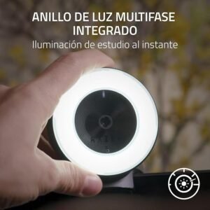 Cámara Razer Kiyo con anillo de luz integrada, diseño compacto ideal para streaming profesional en Twitch o YouTube, calidad de video HD 1080p con iluminación ajustable.