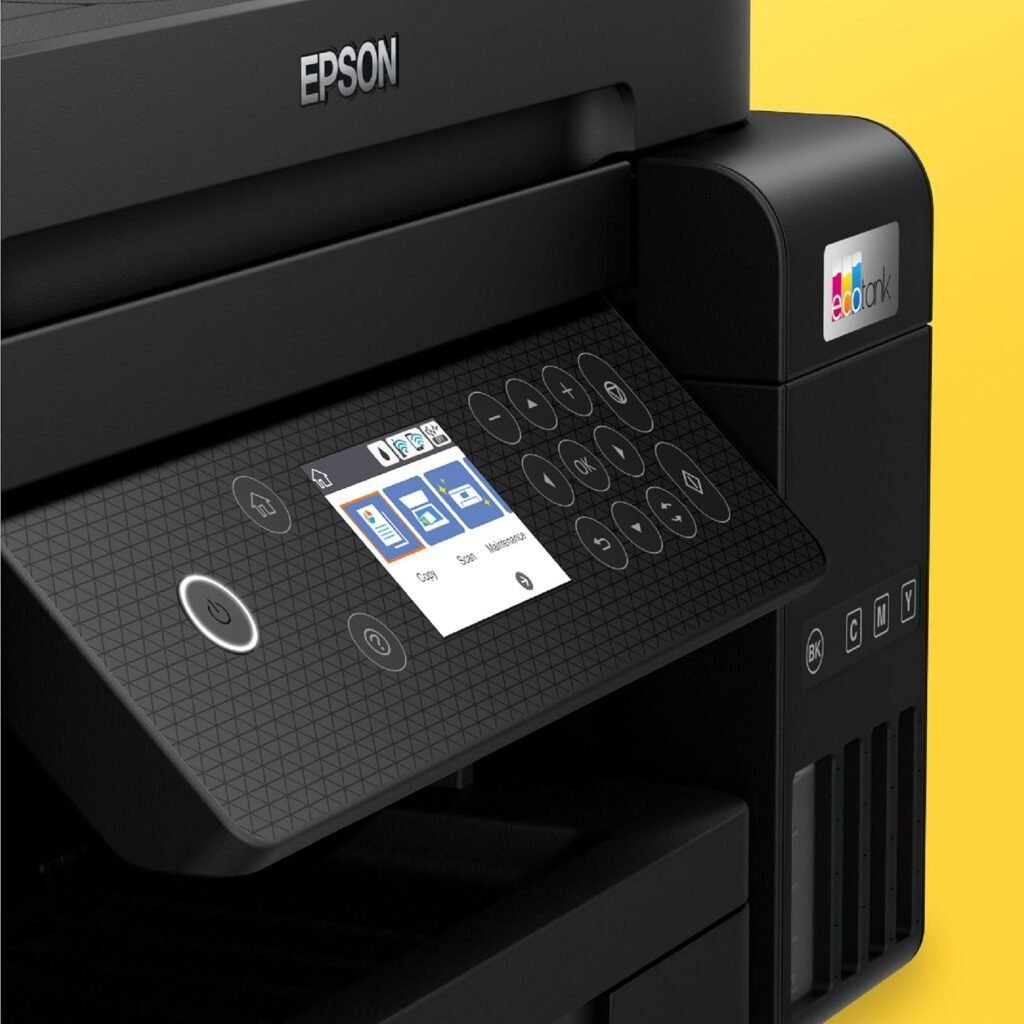 Vista frontal de la impresora Epson EcoTank ET-3850 multifunción 3 en 1 con conexión WiFi, impresión a doble cara y sistema de depósito de tinta recargable; ideal para entornos domésticos o de oficina que buscan eficiencia y ahorro de tinta.
