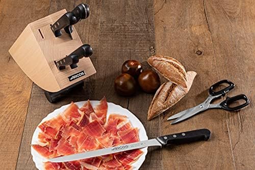 Imagen del juego de cuchillos Arcos Universal profesional con tijeras de cocina y bloque de madera. Set de 5 cuchillos de acero inoxidable más tijeras, ideal para cocina doméstica o profesional. Diseño ergonómico, alta durabilidad y precisión de corte.