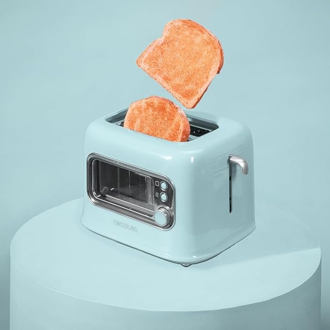 Tostadora vertical Cecotec Retrovision Blue con ranuras anchas de diseño retro. Lista para preparar el desayuno perfecto.