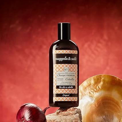 Imagen del producto Nuggela & Sulé Champú Nº1 con Extracto de Cebolla Roja en presentación de 2 x 250 ml, ideal para fortalecer el cabello, estimular su crecimiento y mejorar su brillo natural.