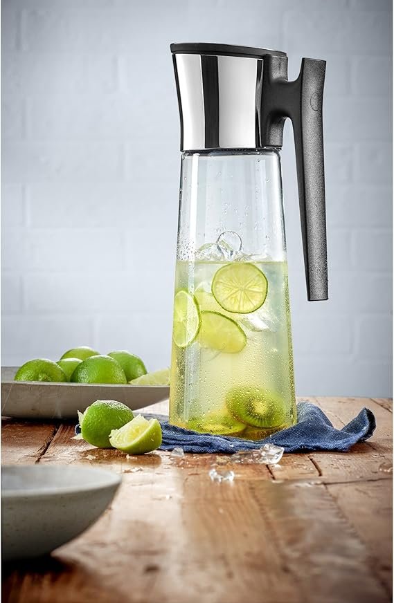 WMF - Jarra de agua de 1,5l con sistema Close Up, tapón negro - Colección Basic. Altura 31cm. ¡Descubre todas las opiniones!