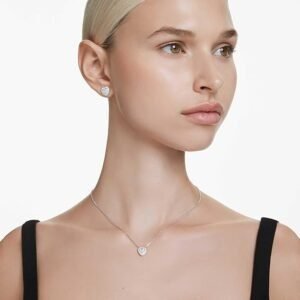 Opiniones Swarovski Ariana Grande Colección - Exclusiva colección de Swarovski diseñada por Ariana Grande. ¡Descubre la magia de estas joyas únicas!