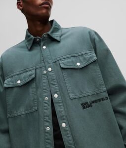 Chaqueta vaquera hombre Karl Lagerfeld, jeans denim overshirt de durabilidad, diseño y calidad en algodón orgánico sostenible. Estilo urbano al mejor precio. ¡Compra en Amazon ahora!