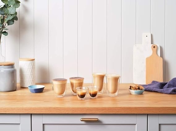 Juego de 6 vasos térmicos DeLonghi: calidad y precio insuperables. Aprovecha esta oferta exclusiva y mantén tus bebidas caliente por más tiempo. ¡Hazte con los tuyos ahora mismo!