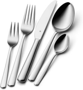 Cubertería WMF Boston de acero inoxidable para 6 comensales: Elegancia, durabilidad y calidad en cada comida ?? ¡Haz tus comidas aún más especiales con esta cubertería de alta calidad! Asegura la mejor experiencia culinaria con esta elegante y resistente cubertería de acero inoxidable para 6 comensales. ¡No esperes más y añádela a tu colección de utensilios de cocina!