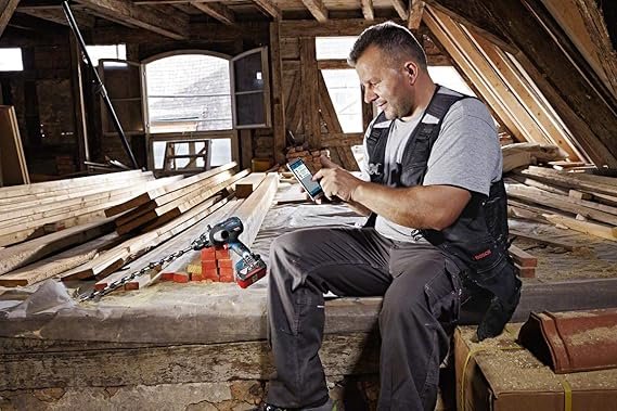 Atornillador a batería Bosch Professional 18V System GSR 18V-110 C, con 110 Nm de potencia y capacidad para tornillos de hasta 12 mm de diámetro. Incluye 2 baterías ProCORE x 4,0 Ah y viene en un práctico estuche L-BOXX. ¡Descubre la potencia y versatilidad de Bosch!