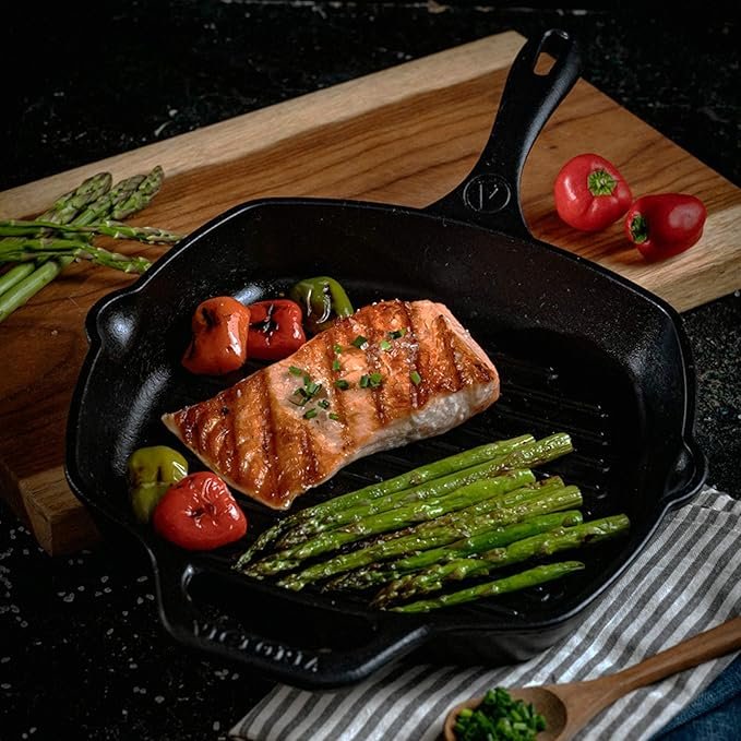 Opiniones VICTORIA Sartén Grill Hierro Fundido Curado Inducción 25x25cm, Apta para Fuego, Barbacoa, Horno, Vitrocerámica - Imagen del producto