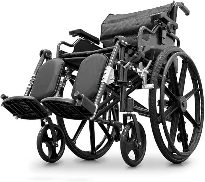 Silla de ruedas de aluminio plegable con apoyabrazos abatibles, ruedas extraíbles y reposapiés elevables a 90º. Asiento y respaldo con cojín acolchado. Opiniones sobre la silla de ruedas QUIRUMED.