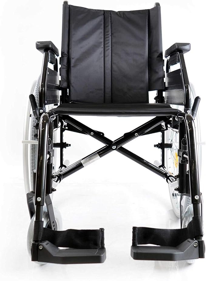 Silla de ruedas Antar AT52302 con asiento de 41 cm de anchura. Opiniones y características.