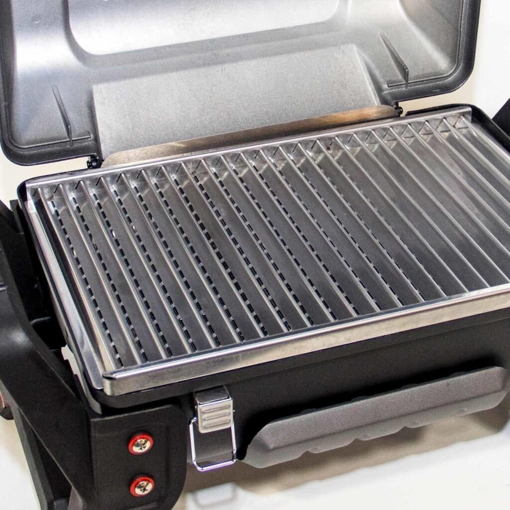 ¡Descubre la Barbacoa a Gas Grill2Go de Char-Broil! Parrilla a gas portátil con tecnología TRU-Infrared y rejillas de acero inoxidable para la mejor experiencia de asado en cualquier lugar. ¡Convierte tus reuniones al aire libre en momentos inolvidables con esta increíble parrilla!