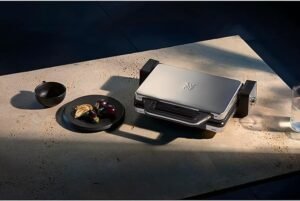 Opiniones WMF Lono - Contact Grill 2 en 1, 2100 W, Temperatura y altura ajustable - Imagen del Contact Grill WMF Lono con diseño elegante y funcionalidad 2 en 1.