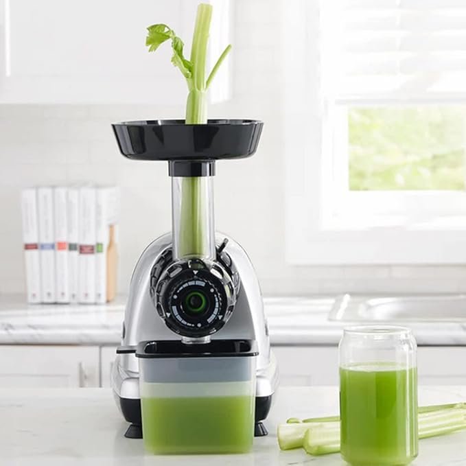 Opiniones Omega Juicers MM900 Cromo - Descubre la mejor opción para exprimir tus frutas y verduras con el extractor de jugos Omega Juicers MM900 Cromo. ¡Aprovecha su potente motor y su diseño elegante para disfrutar de jugos naturales y saludables en casa!